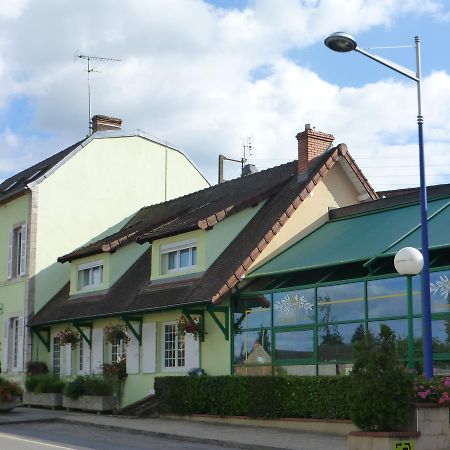 Hotel L'Auberge De L'Olive à Dompierre-sur-Besbre Extérieur photo