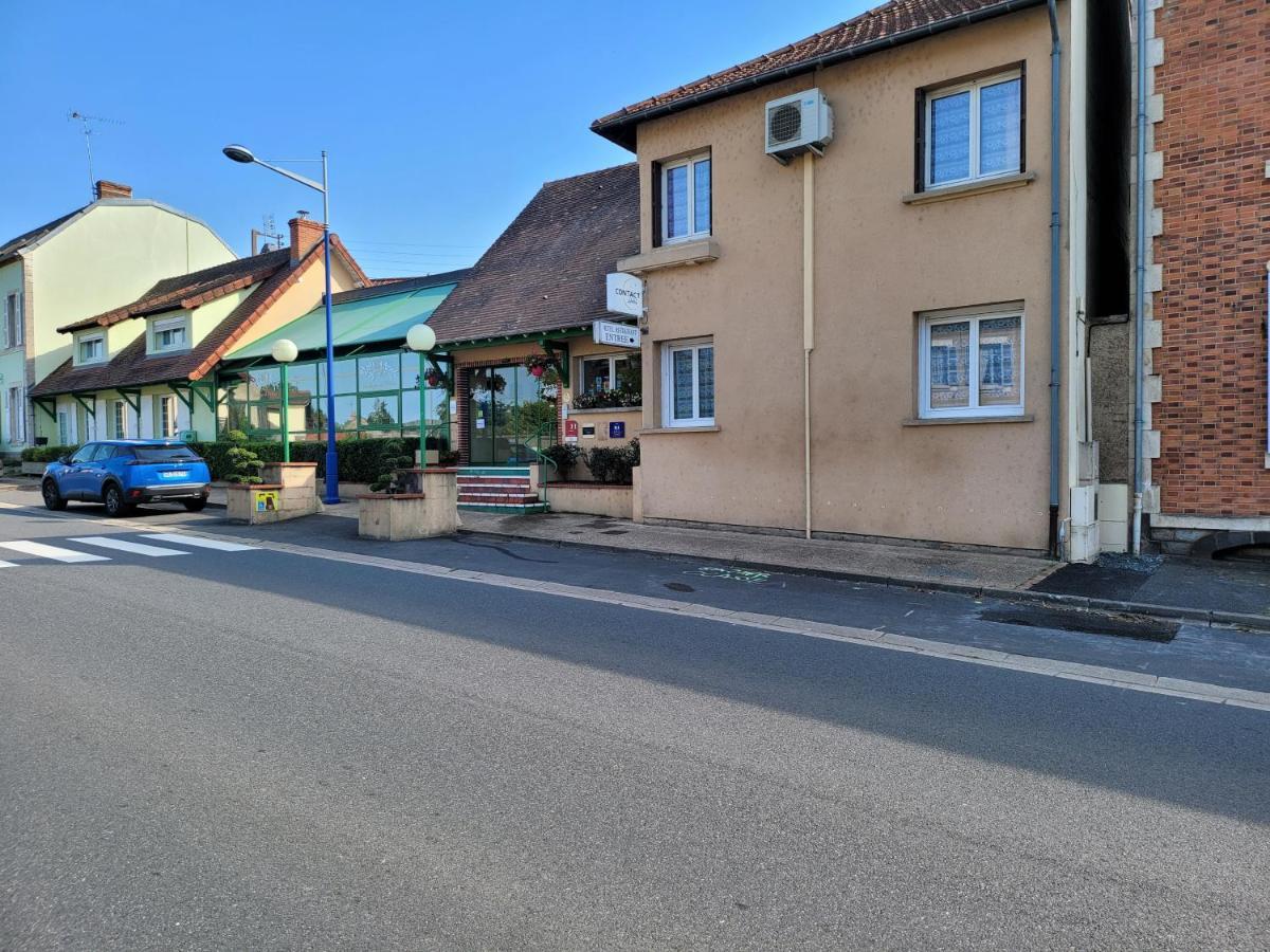 Hotel L'Auberge De L'Olive à Dompierre-sur-Besbre Extérieur photo