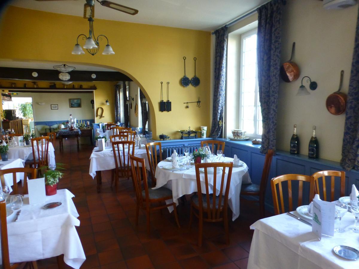 Hotel L'Auberge De L'Olive à Dompierre-sur-Besbre Extérieur photo